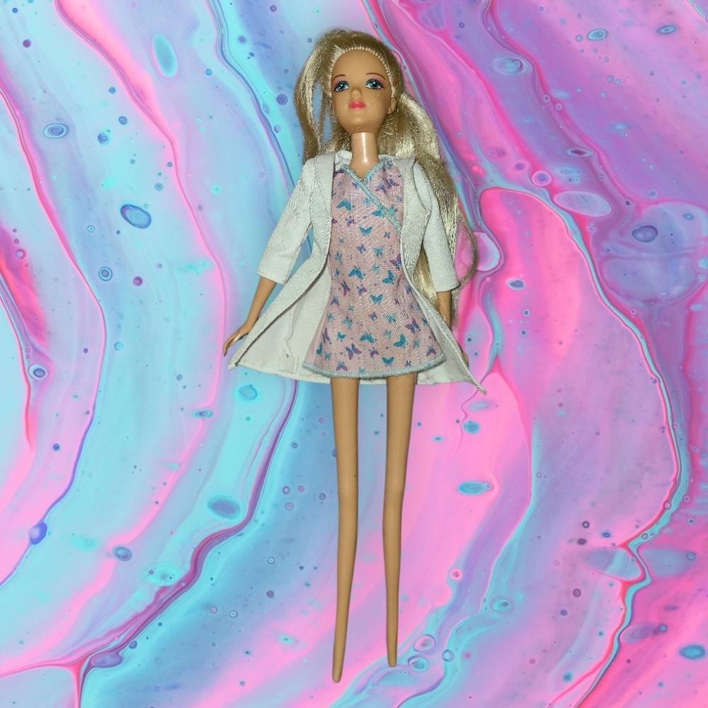 Fashion doll (as is fair condition)